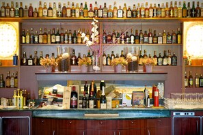 Bar (on property) - Mercure Astoria Reggio Emilia (Reggio nell'Emilia)