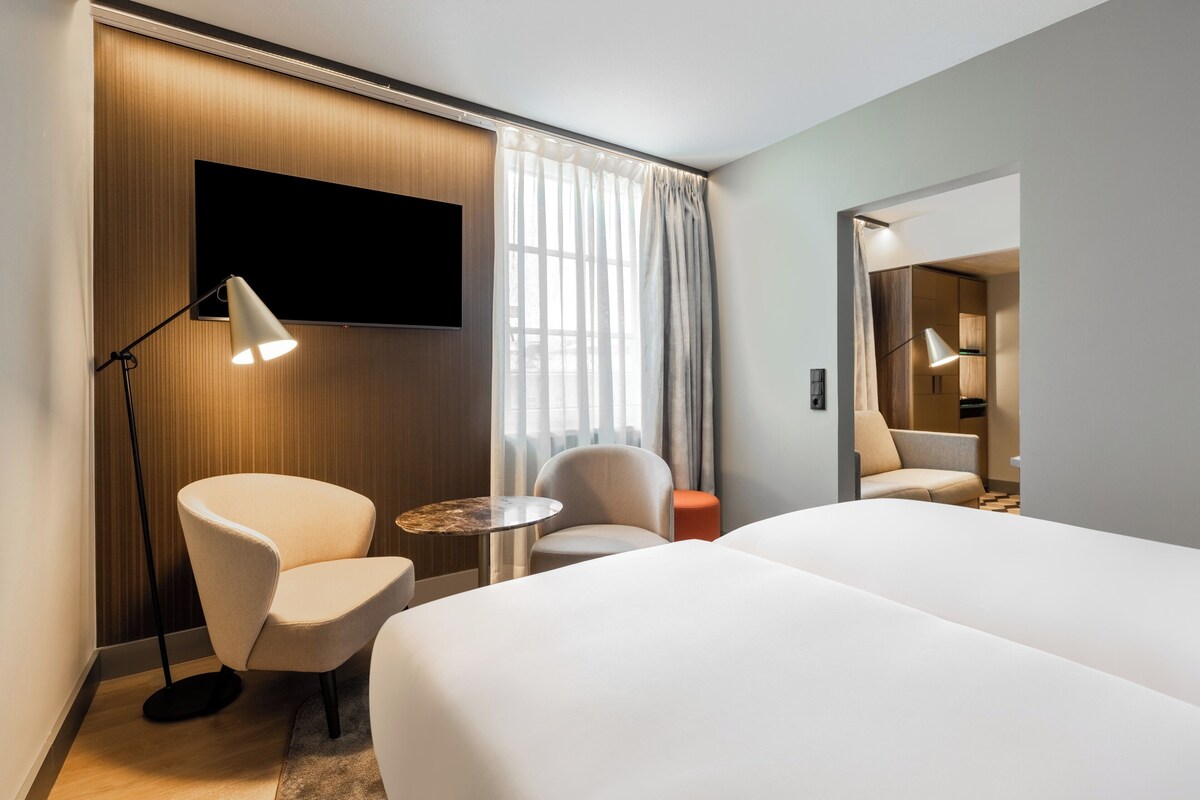 Minibar, coffres-forts dans les chambres, bureau, chambres insonorisées