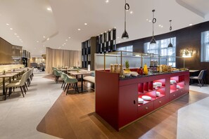 Daily buffet breakfast for a fee