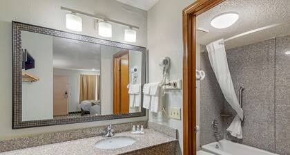 Quality Inn Acworth North