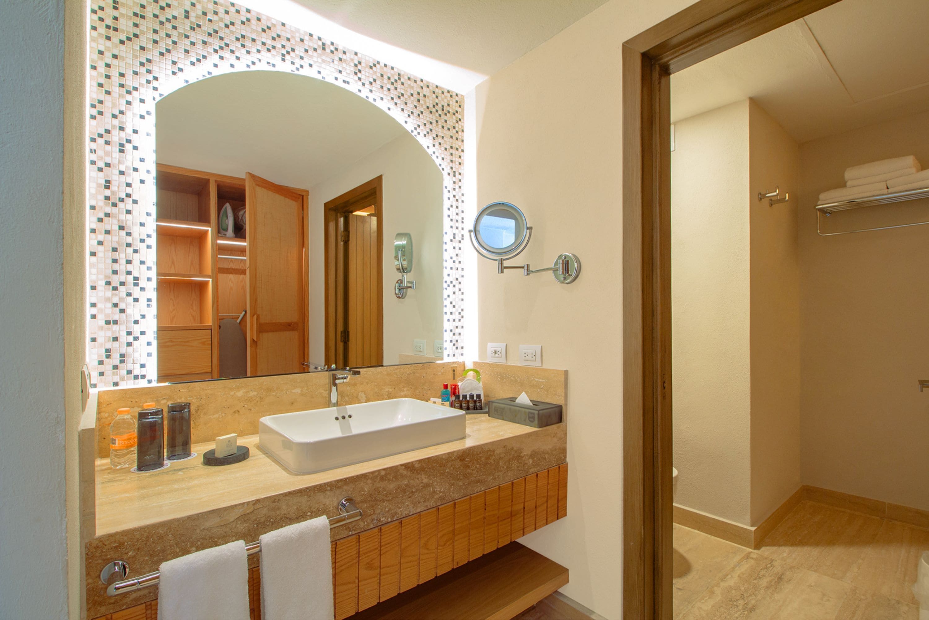 shower, rainfall showerhead, free toiletries, hair dryer