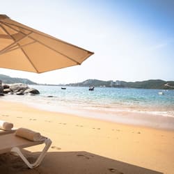 Private beach, sun loungers, beach umbrellas, beach towels