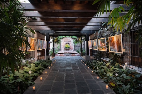 Exterior. Porta Hotel Antigua