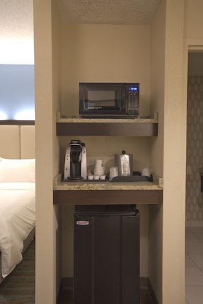 1 bedroom, in-room safe, desk, iron/ironing board