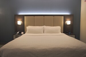 Caja de seguridad en la habitación y escritorio 