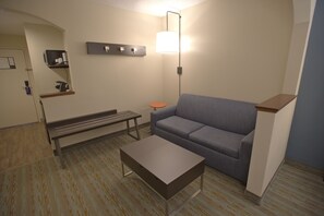 In-room safe, desk, iron/ironing board, free cots/infant beds - Holiday Inn Express Anderson by IHG (Anderson)