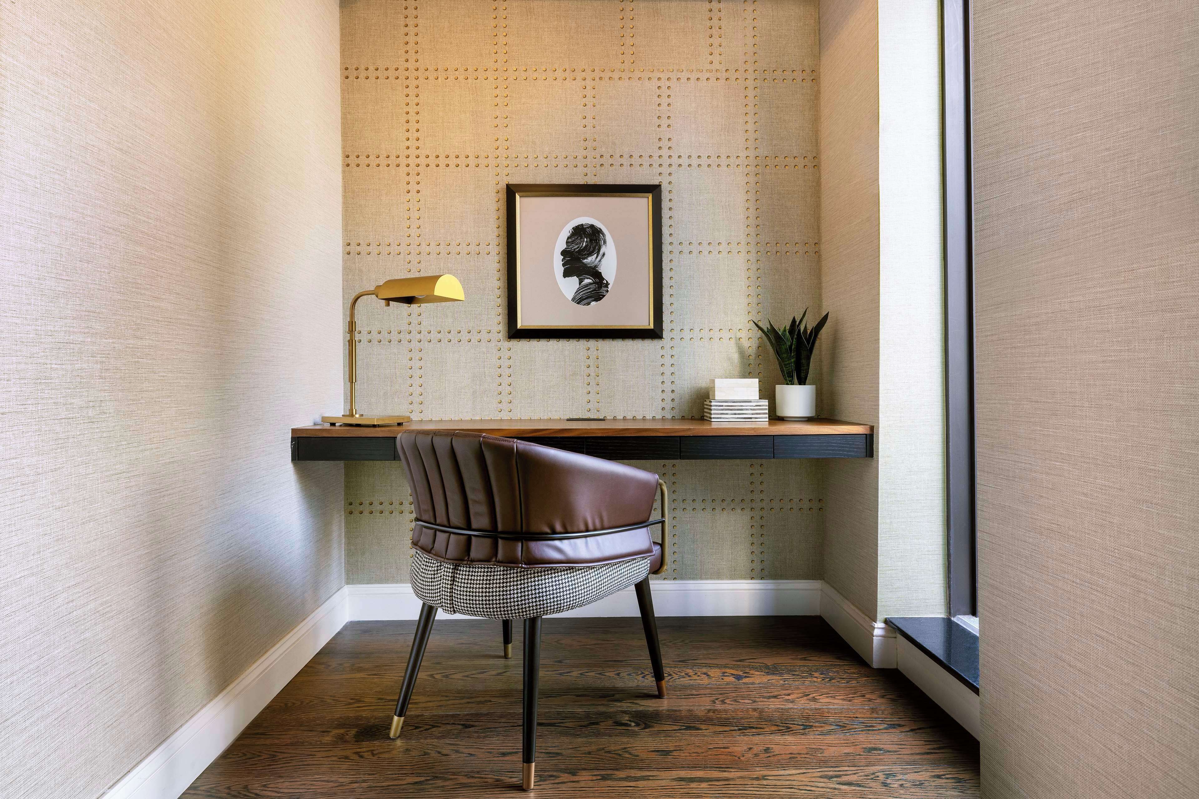 egyptian cotton sheets, premium bedding, in-room safe, desk