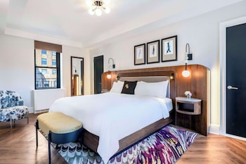 Egyptian cotton sheets, premium bedding, in-room safe, desk at The Benjamin Royal Sonesta New York