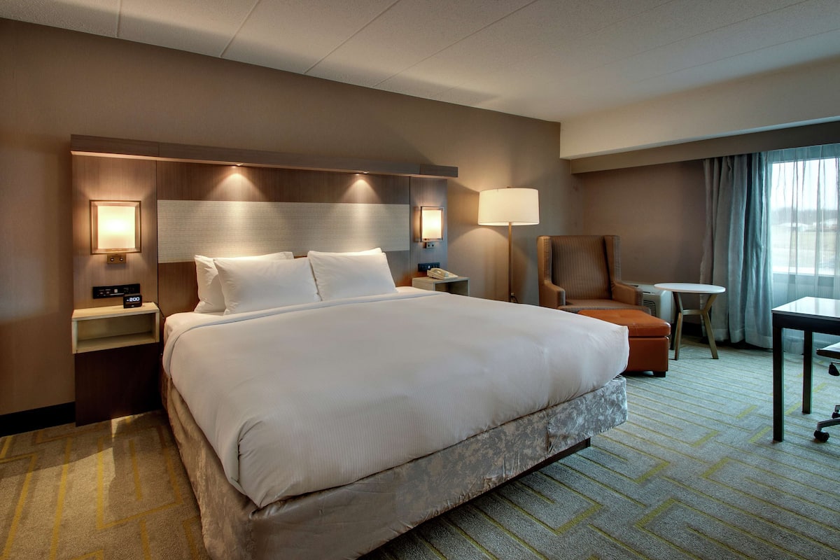 Pillowtop beds, in-room safe, desk, iron/ironing board