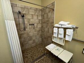 Standard Room, 1 Queen Bed, Accessible, Non Smoking | Bathroom | Combined shower/tub, eco-friendly toiletries, hair dryer, towels - Quality Inn Forsyth - Decatur (Forsyth)