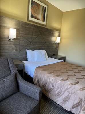 Standard Room, 1 Queen Bed, Accessible, Non Smoking