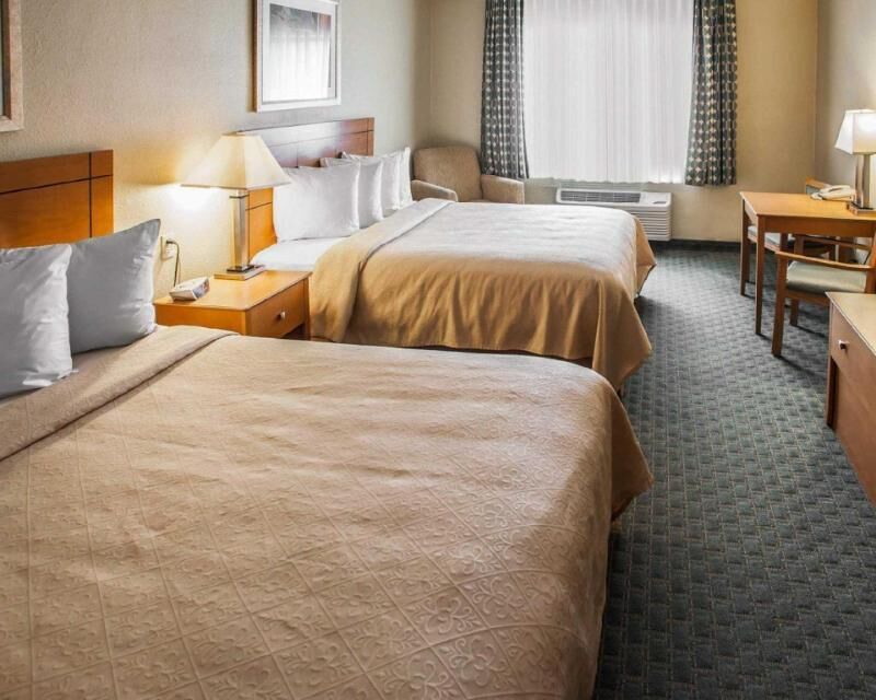 Premium bedding, in-room safe, laptop workspace, iron/ironing board