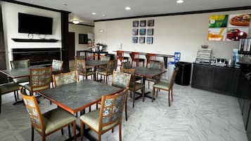 Colazione completa inclusa, servita nei giorni feriali