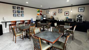 Free full breakfast on weekdays