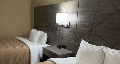 Quality Inn near I-72 and Hwy 51