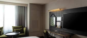 Renaissance Chicago North Shore Hotel