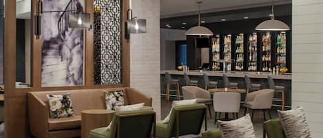 Bar-salon dans le hall