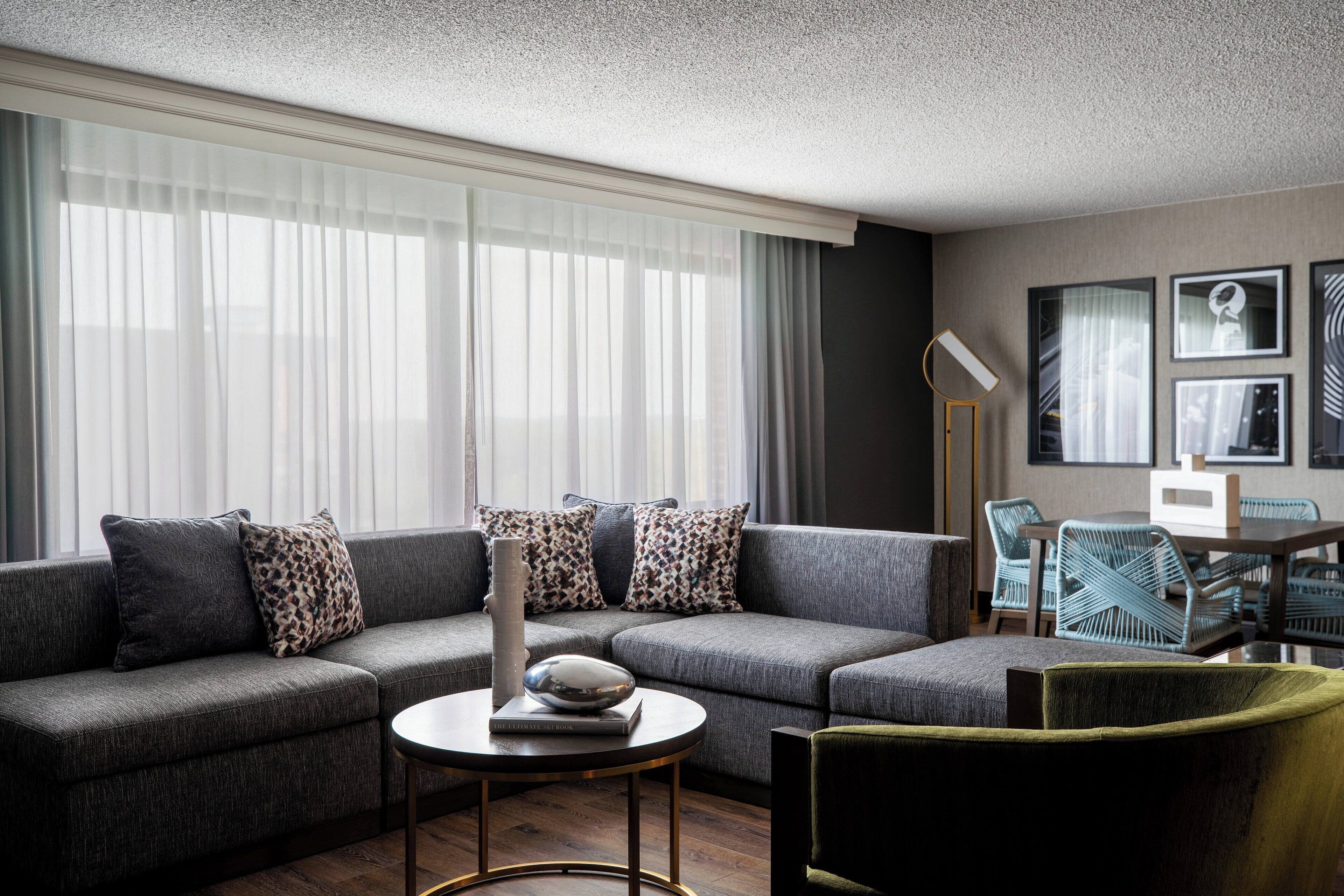 Télévision à écran plat de 55 pouces avec chaînes numériques, télévision