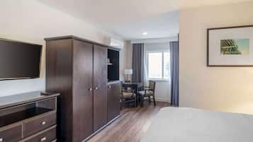 Standardzimmer, 1 King-Bett, Nichtraucher, Kühlschrank | Schreibtisch, laptopgeeigneter Arbeitsplatz, Bügeleisen/Bügelbrett