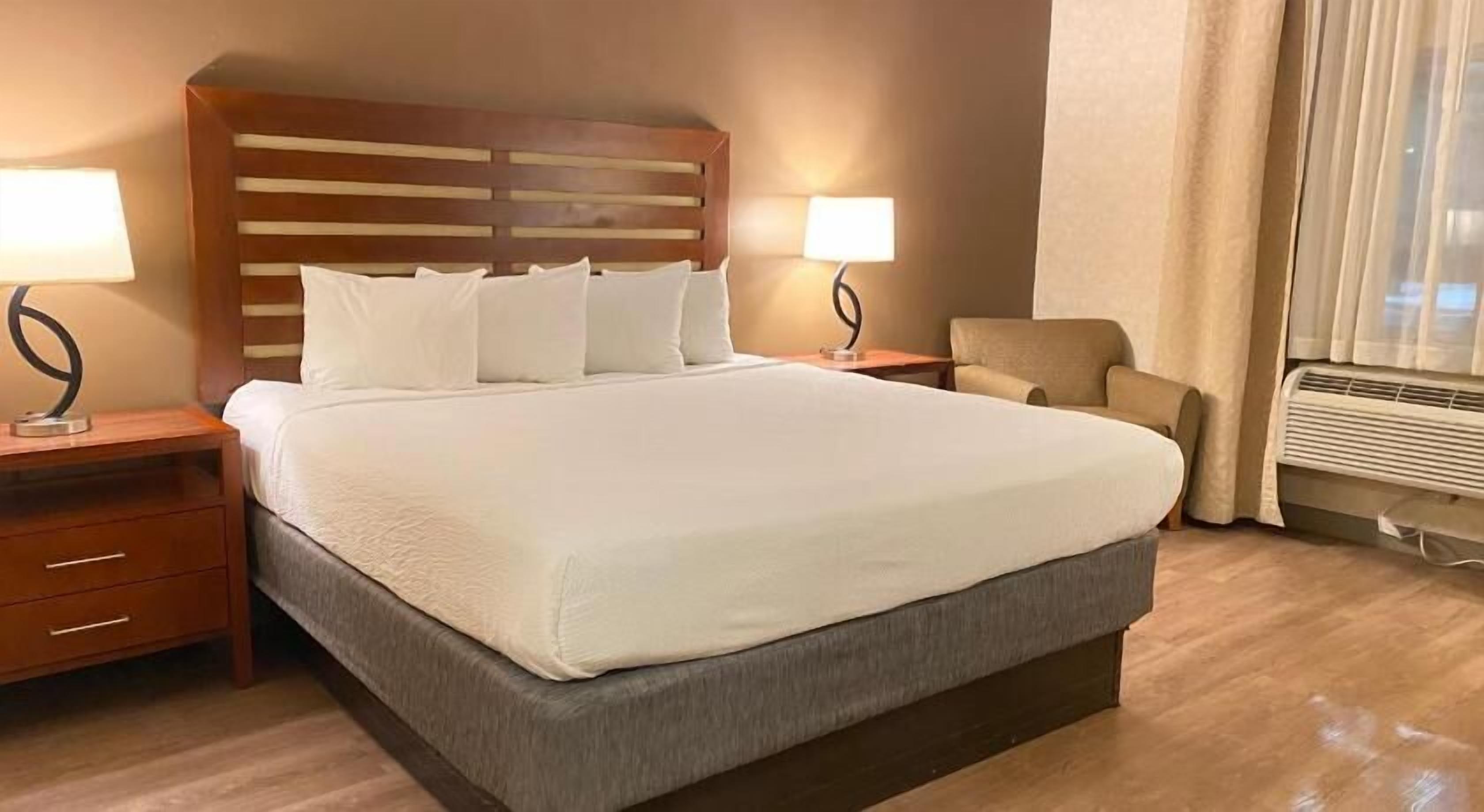 Escritorio, camas extra, wifi gratis y ropa de cama 