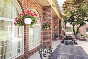 Exterior - Wyndham Garden Grand Rapids Airport (Grand Rapids)