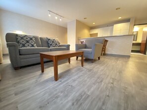 Suite, 2 Bedrooms (Spacious)
