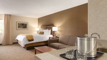 Escritorio, camas extra, wifi gratis y ropa de cama