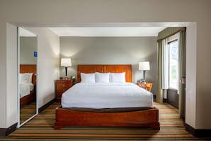 Executive Suite, 1 King Bed | In-room safe, desk, iron/ironing board, free cots/infant beds