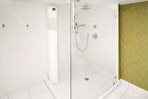 Studio, 1 King Bed with Sofa bed | Bathroom shower