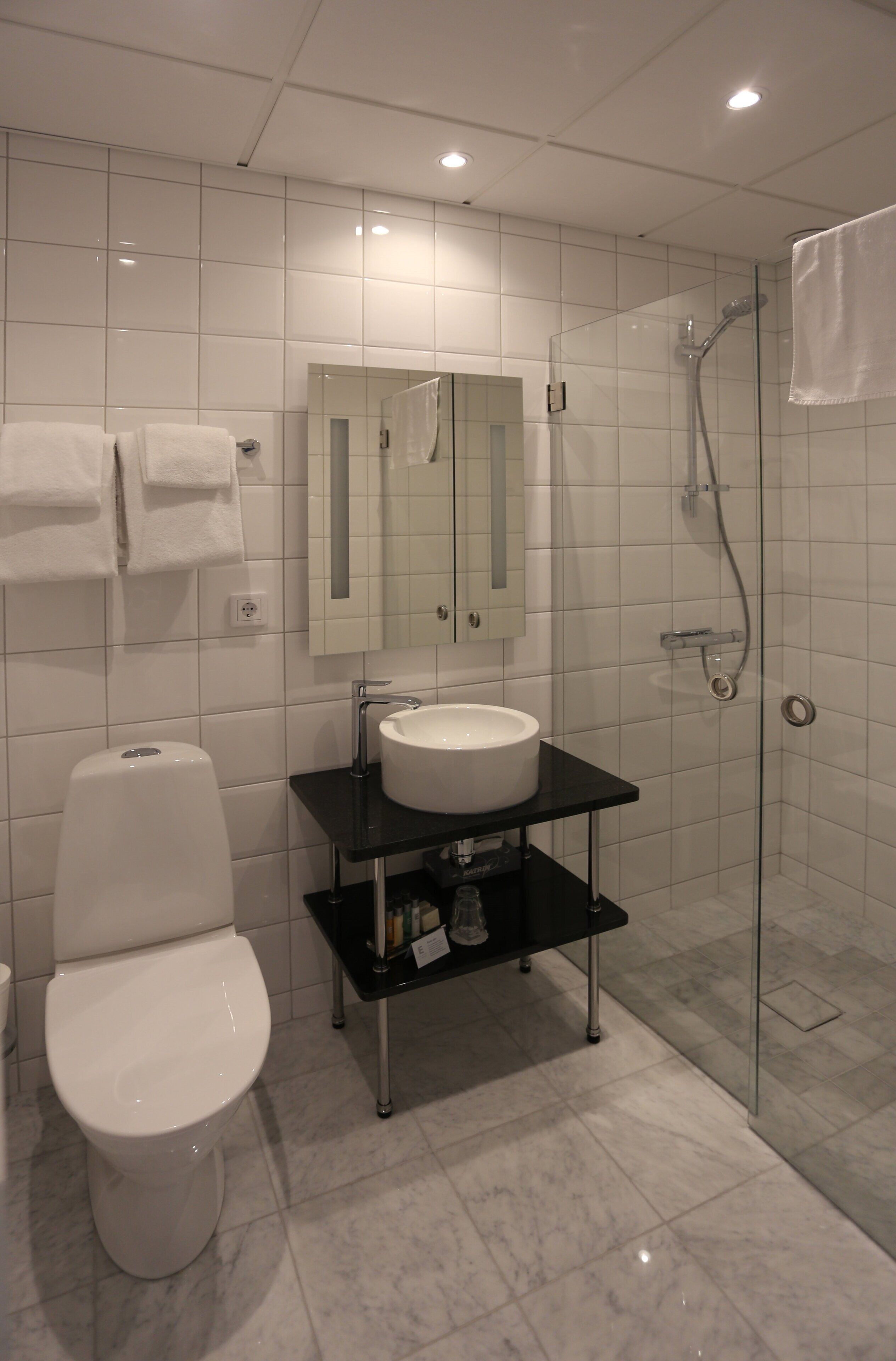 1 bedroom, in-room safe, individually decorated, individually furnished