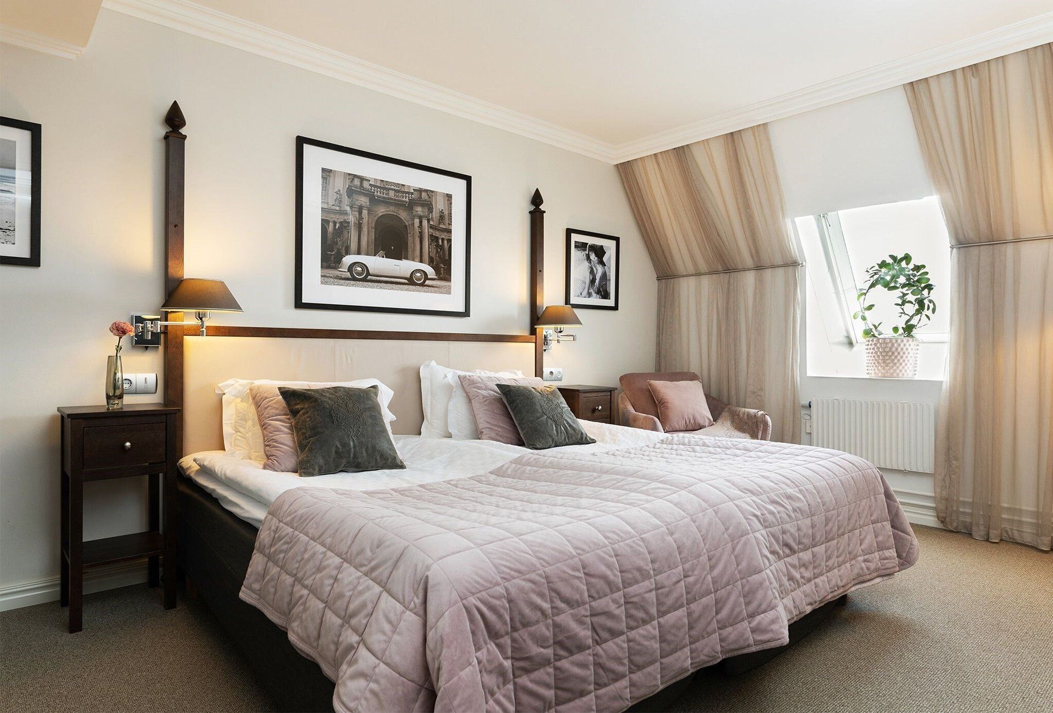 客房内保险箱、特色装修、特色家居、办公桌