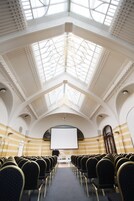 Caja de seguridad en la habitación y decoración personalizada 