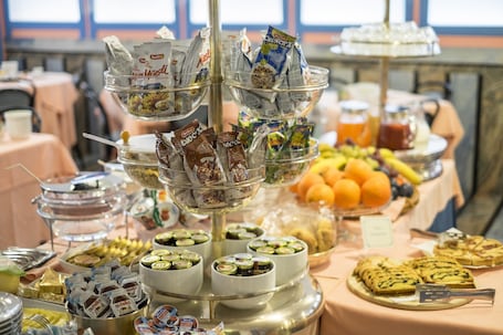 Desayuno buffet. Hotel Bisanzio