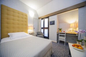 Ropa de cama de alta calidad y minibar 