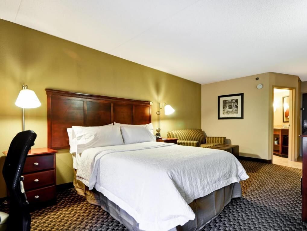 Hochwertige Bettwaren, Pillowtop-Betten, Schreibtisch