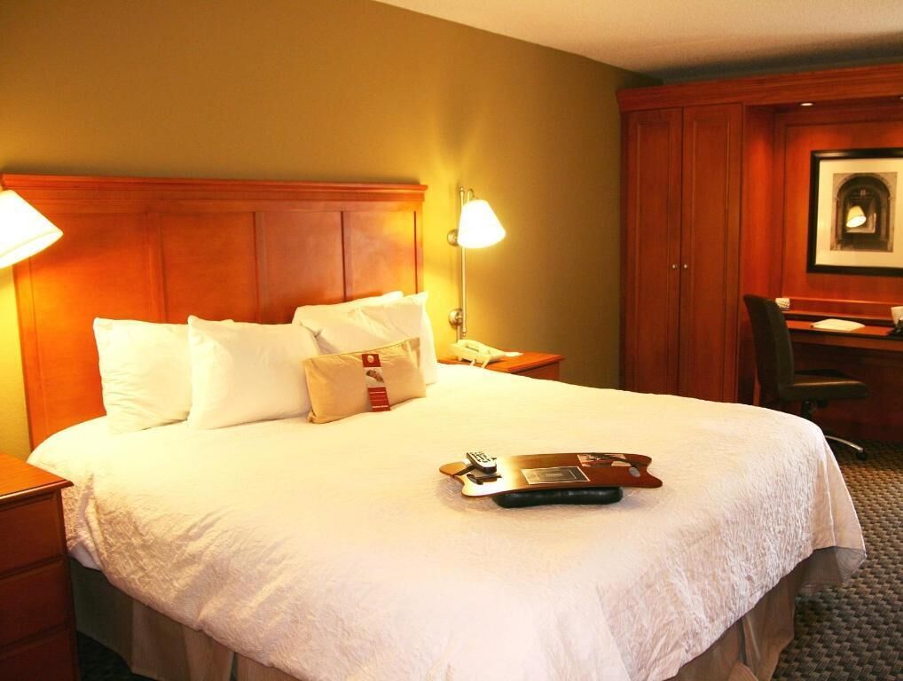 Hochwertige Bettwaren, Pillowtop-Betten, Schreibtisch