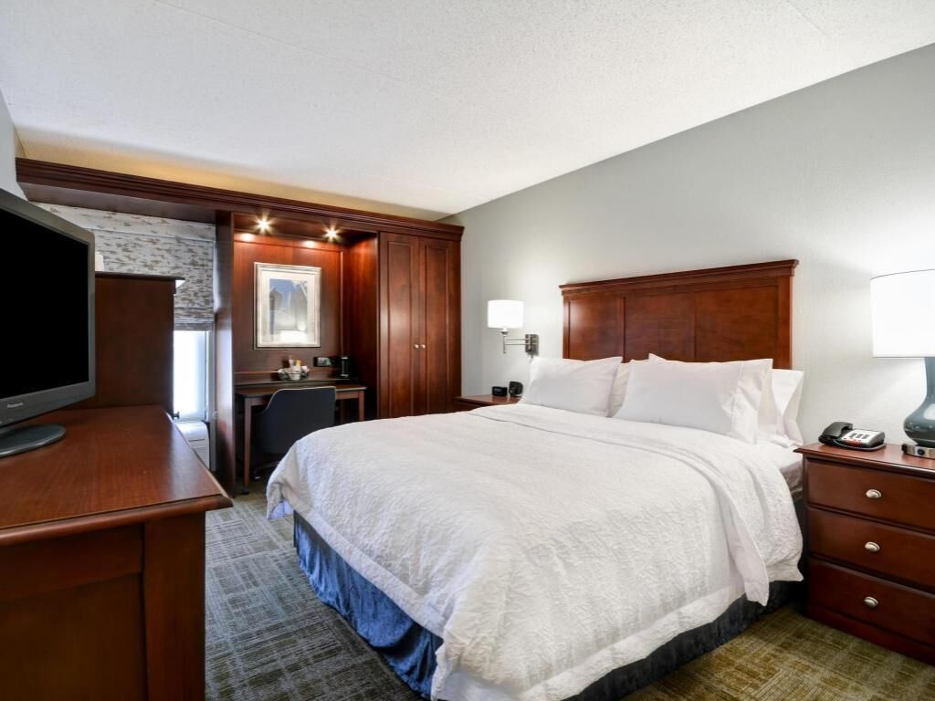 Hochwertige Bettwaren, Pillowtop-Betten, Schreibtisch