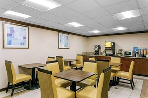 Free daily continental breakfast 