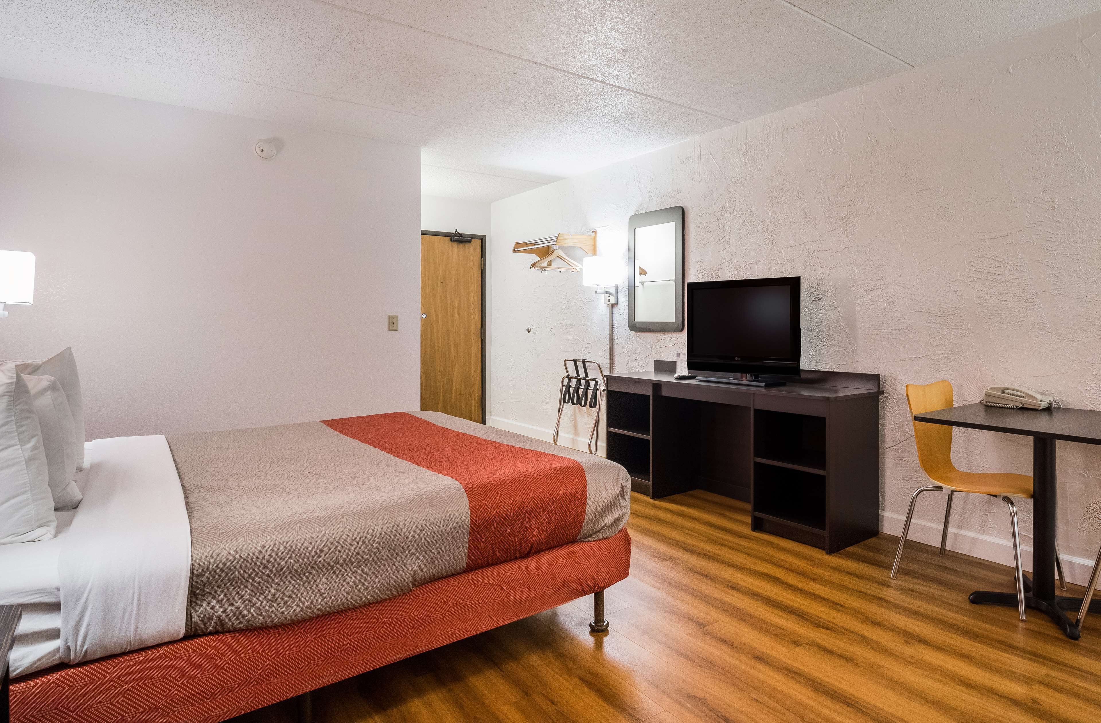 Photo - Motel 6-Prospect Heights, IL