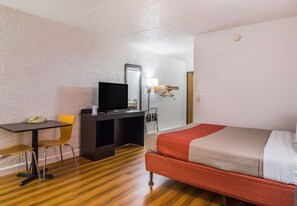 Chambre Standard, 1 grand lit, accessible aux personnes à mobilité réduite, non-fumeurs | Rideaux occultants, Wi-Fi gratuit, draps fournis