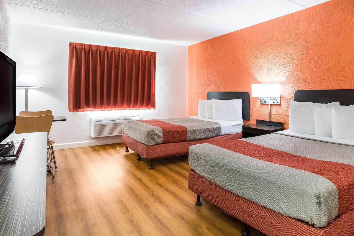 Verduisterende gordijnen, gratis wifi, beddengoed