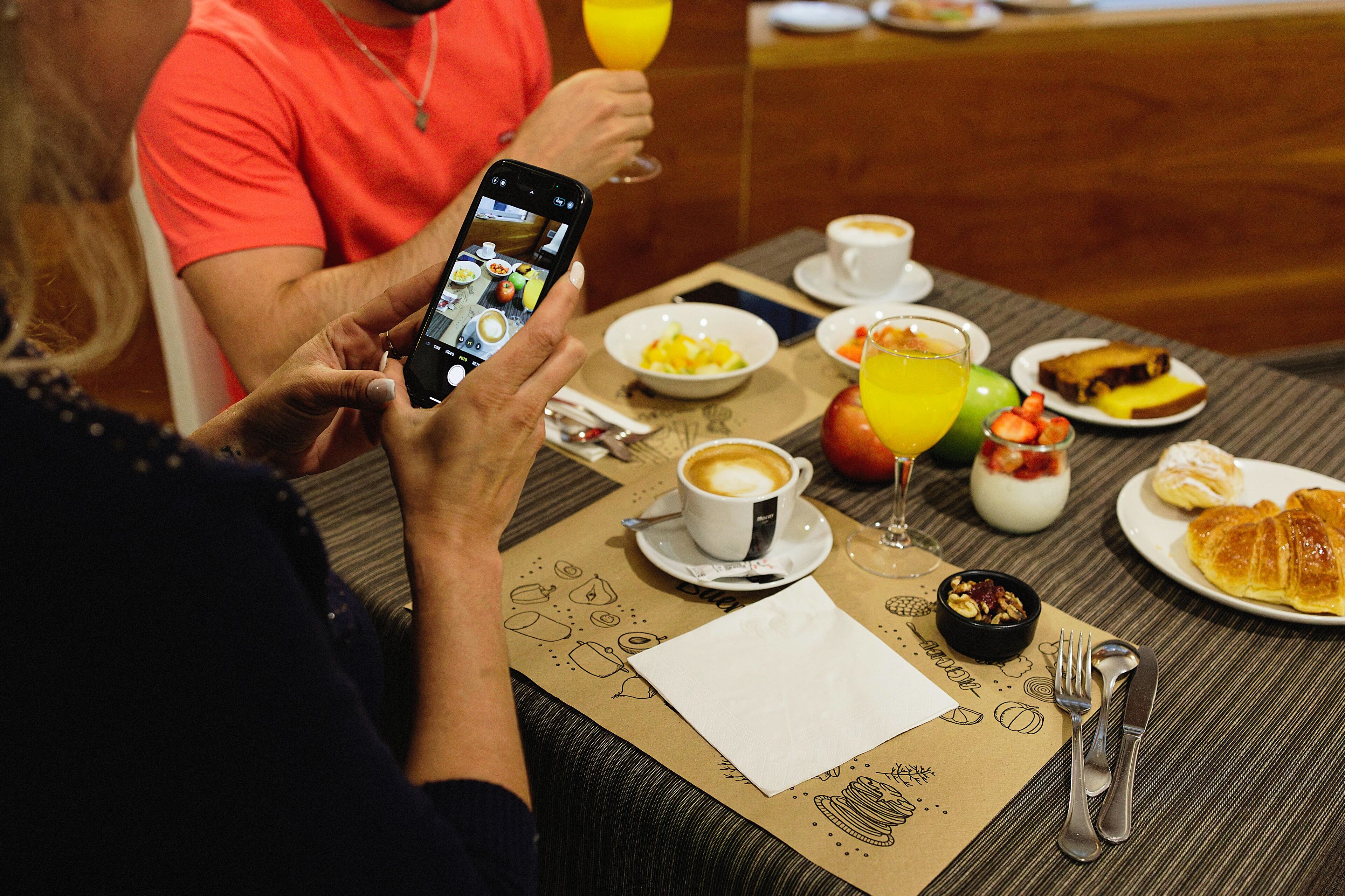 daily full breakfast (eur 15 per person)