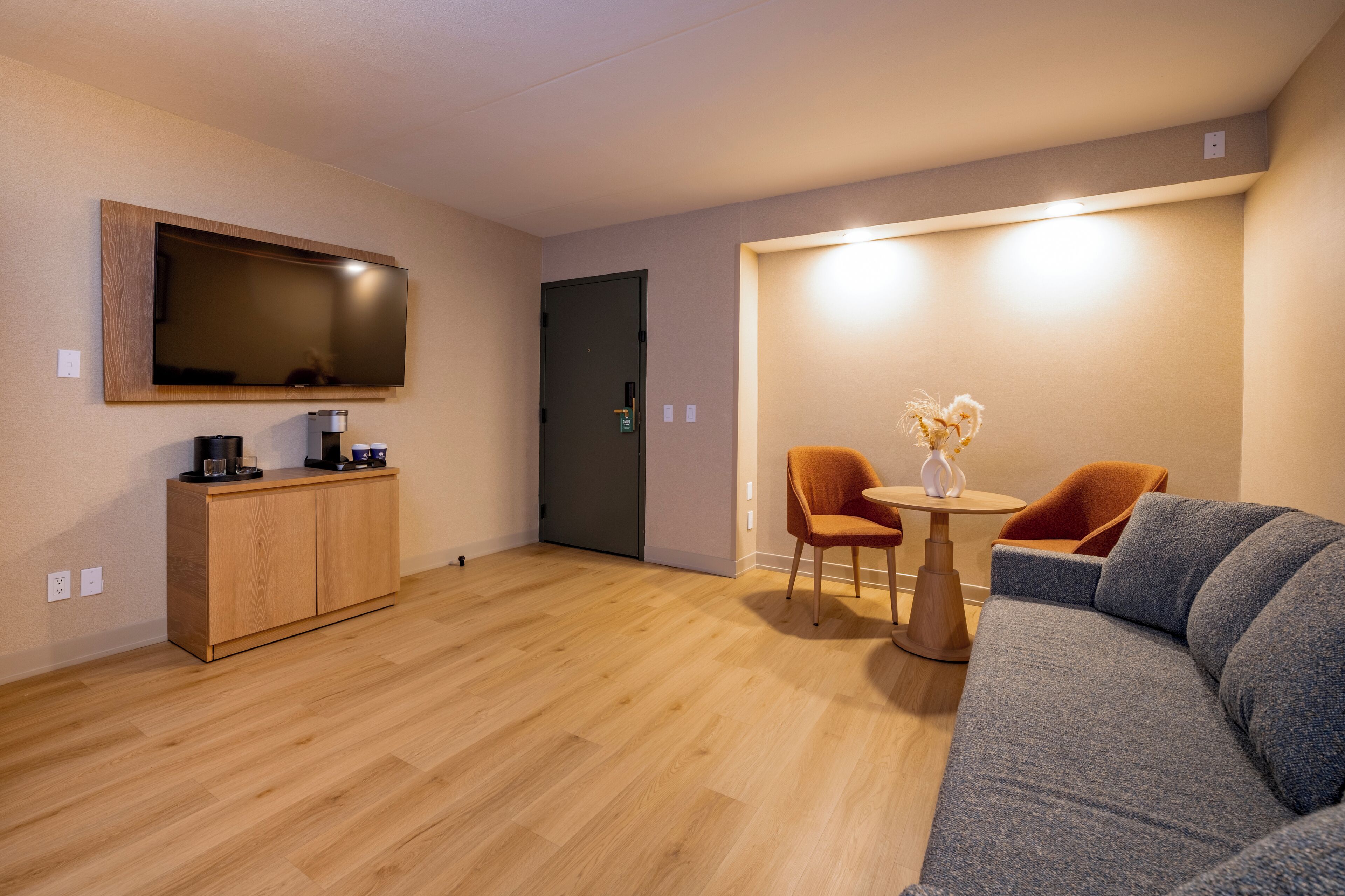 32-inch flat-screen TV with cable channels, TV, iPod dock