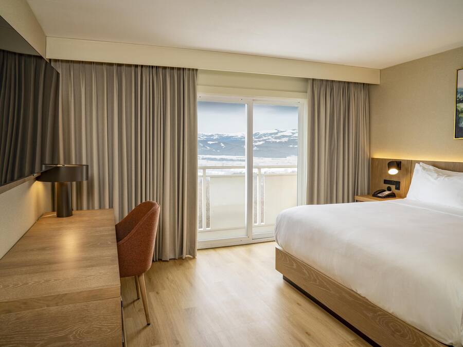 Suíte, 1 quarto, sacada | Roupas de cama de algodão egípcio, roupas de cama premium