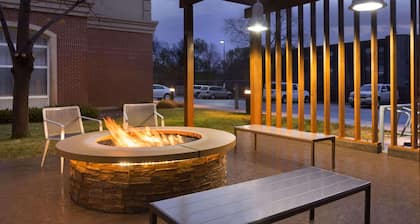 Country Inn & Suites by Radisson, Bloomington at Mall of America, MN