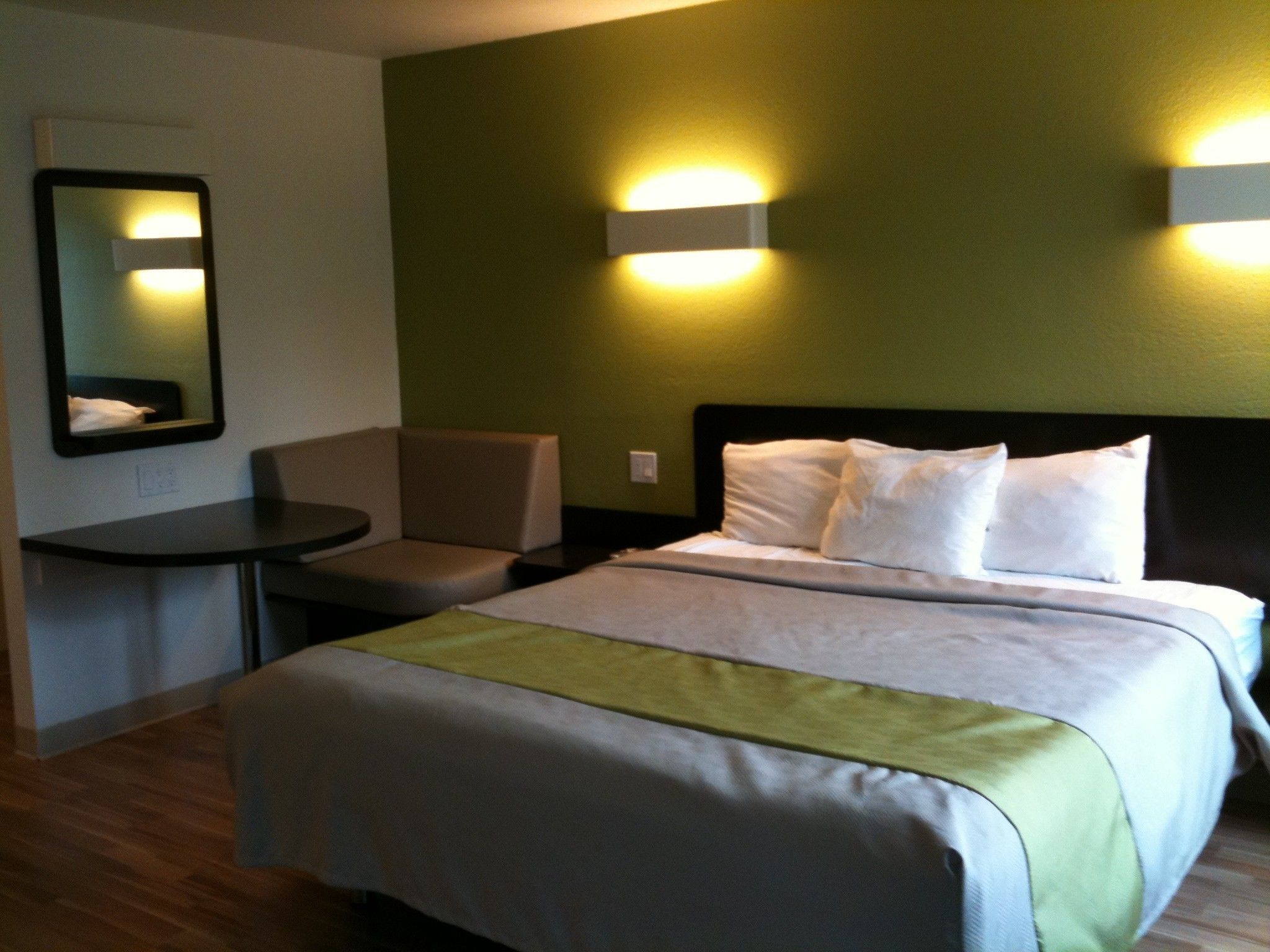 Desk, laptop workspace, iron/ironing board, free WiFi