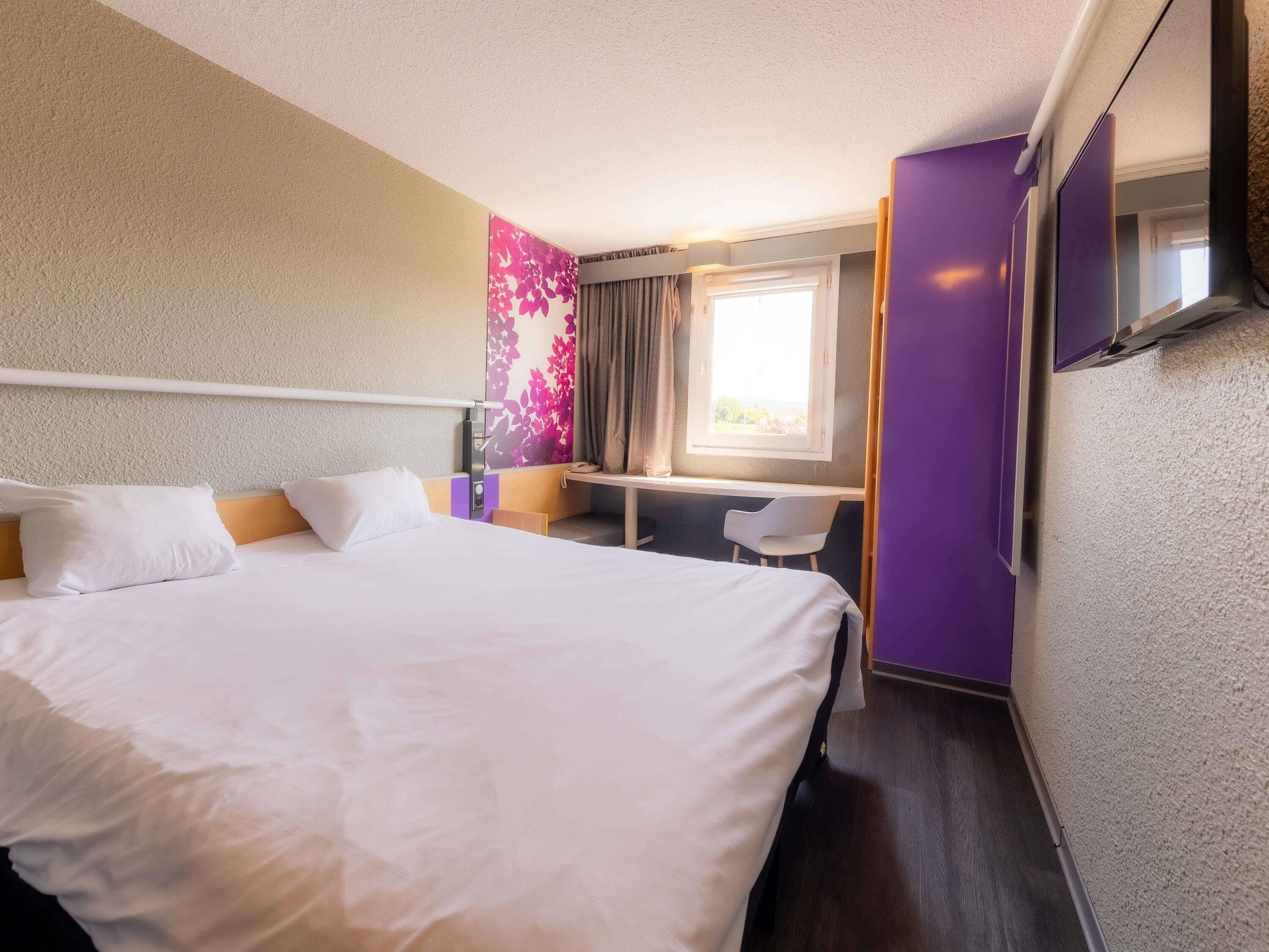 Standard Room, 1 Double Bed | Desk, soundproofing, iron/ironing board, rollaway beds
