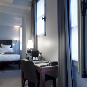 Deluxe Room | Premium bedding, pillowtop beds, free minibar, in-room safe