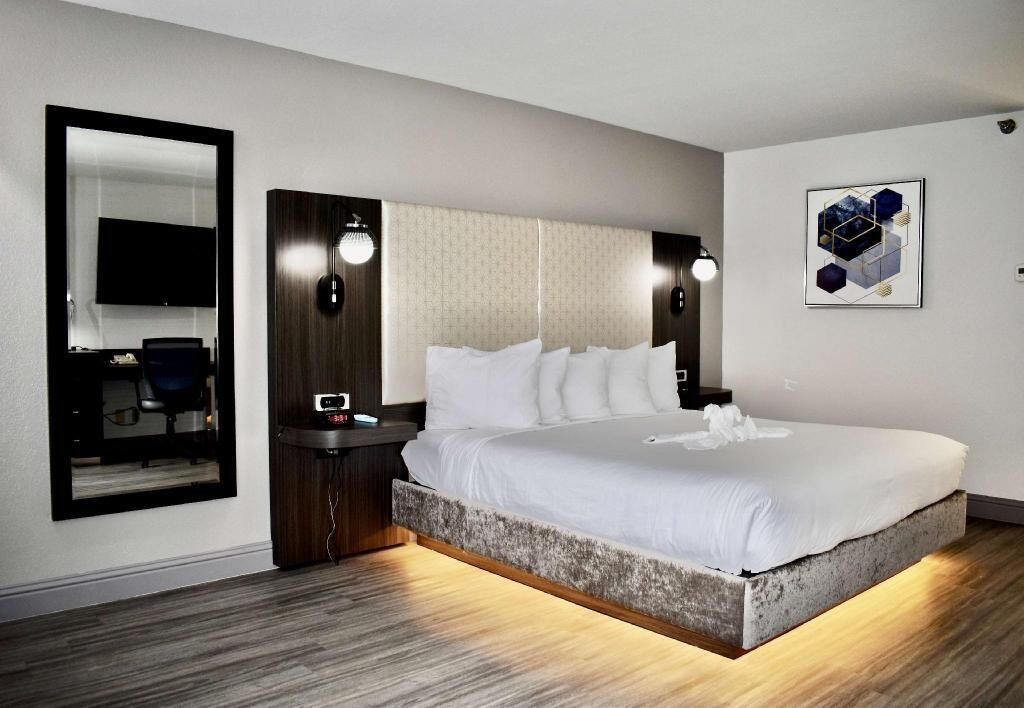 In-room safe, desk, laptop workspace, soundproofing