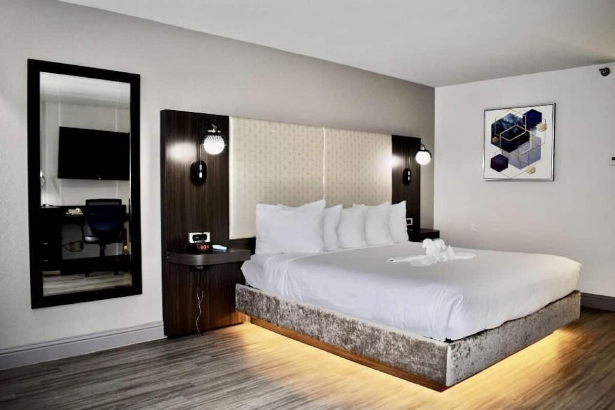 In-room safe, desk, laptop workspace, soundproofing